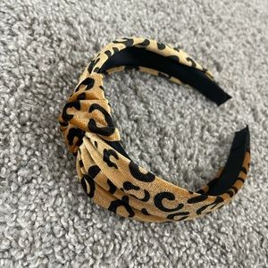 NEW Anthropologie Cheetah Tie Headband 🐆